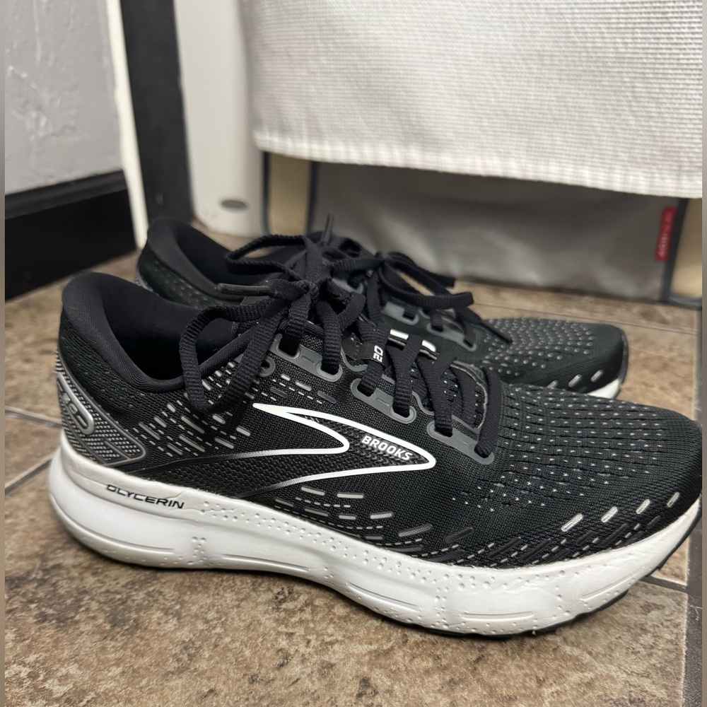 Womens Brooks Glycerin 20 size 7.5
